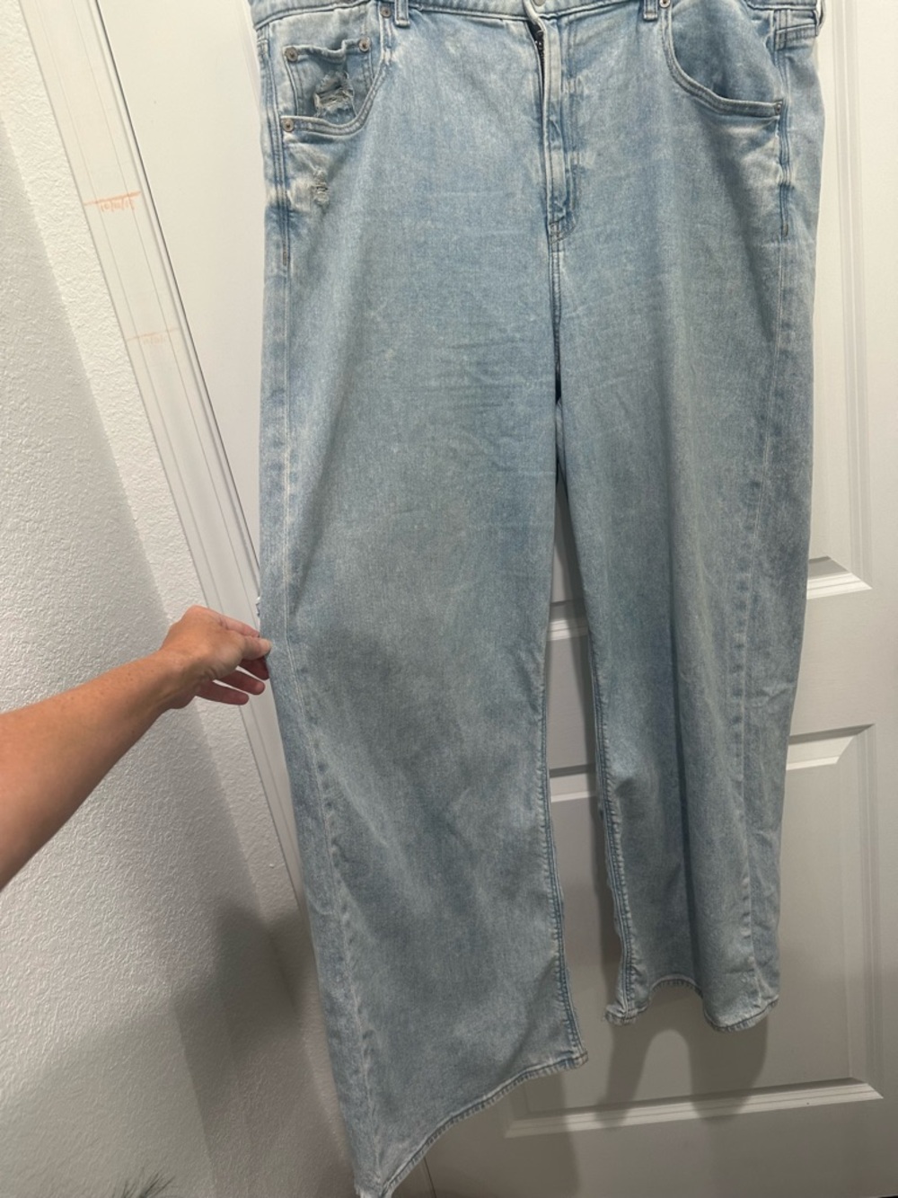 American Eagle Super High Rise Baggy Wide Leg Light Wash Jeans SZ 18